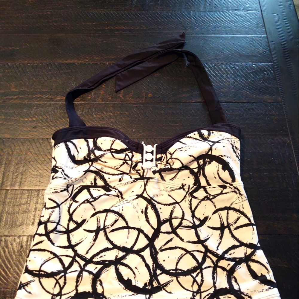 Swim suit top black and white size Large